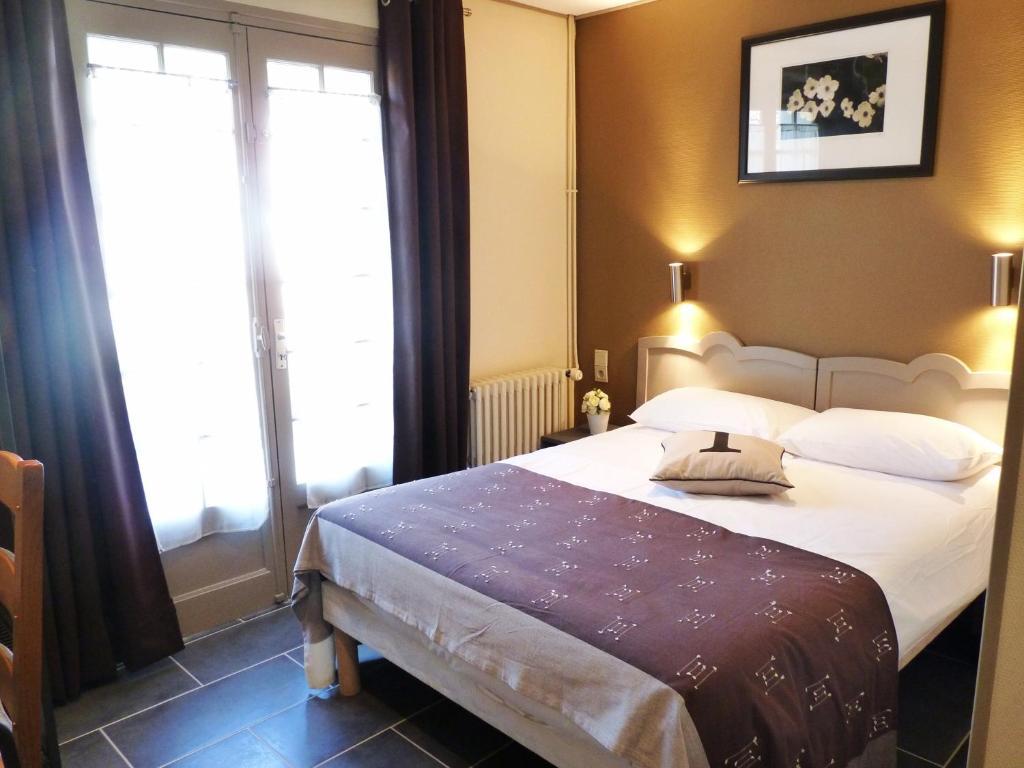 Hotel-Restaurant La P'Tite Auberge Lillebonne Kamer foto